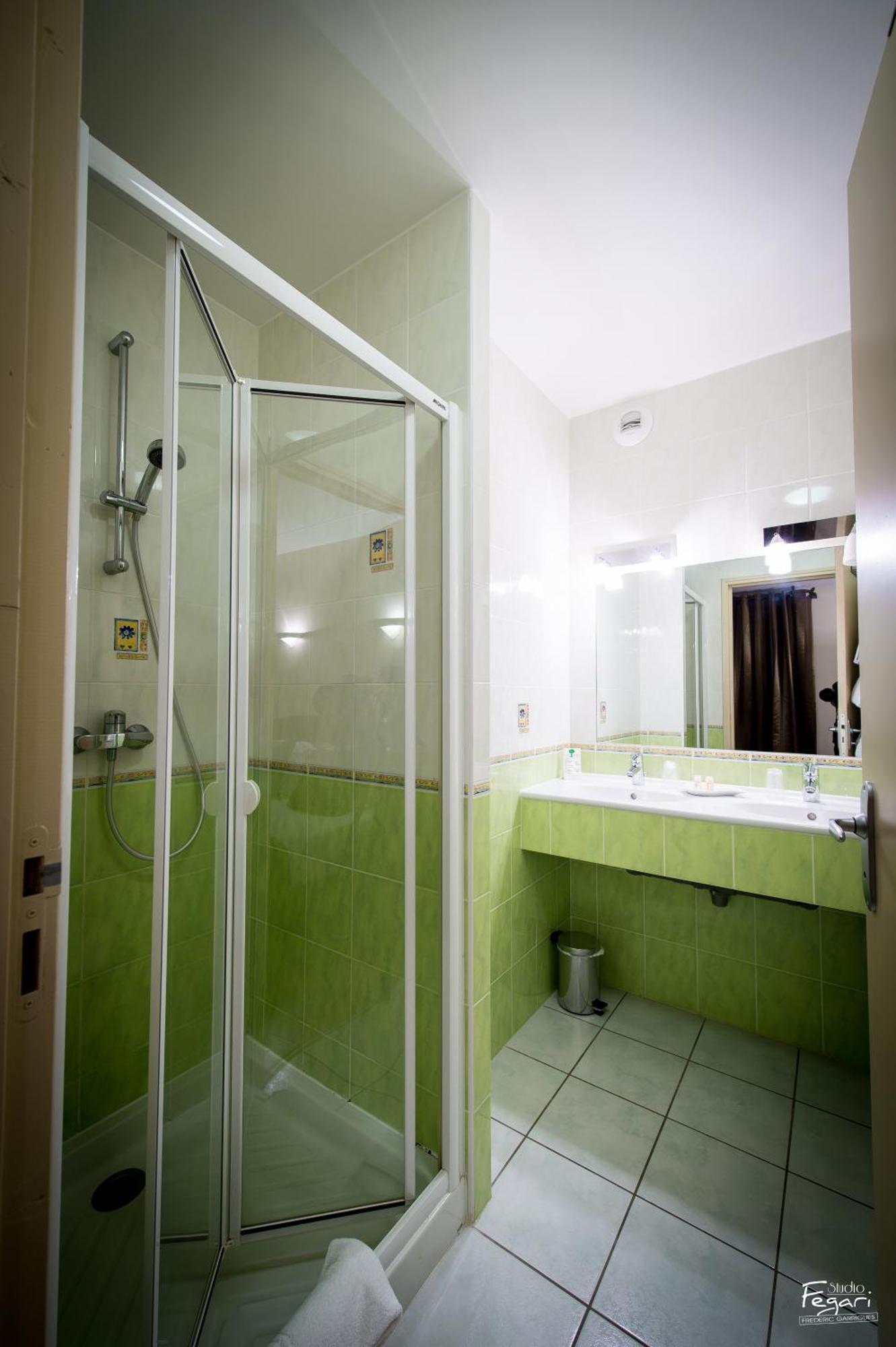 Hotel Le Lion D'or Saint-Geniez-dʼOlt